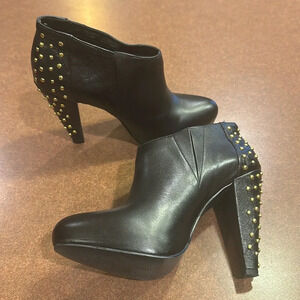 Steve Madden Leather Ankle Boots Womens 7.5 M Gold Studded Clubbin Black